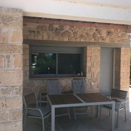 Πέτρινη Κατοικία Στην Αίγινα - Stone House In Aigina Khloi Exterior photo