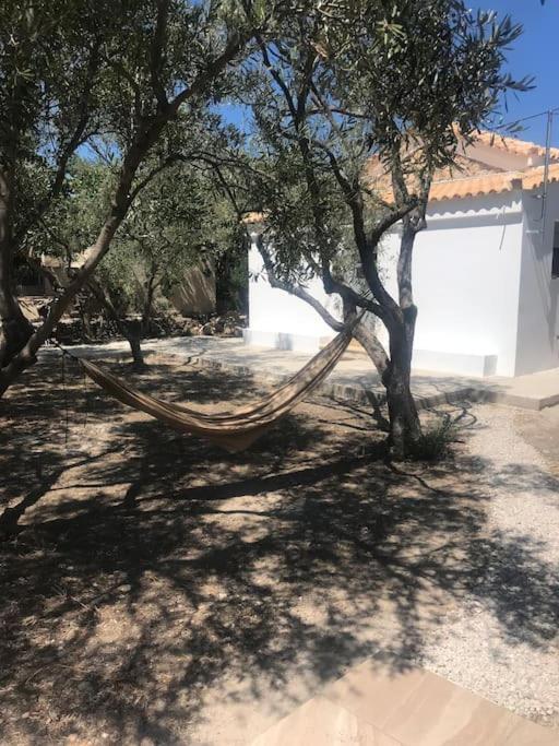 Πέτρινη Κατοικία Στην Αίγινα - Stone House In Aigina Khloi Exterior photo